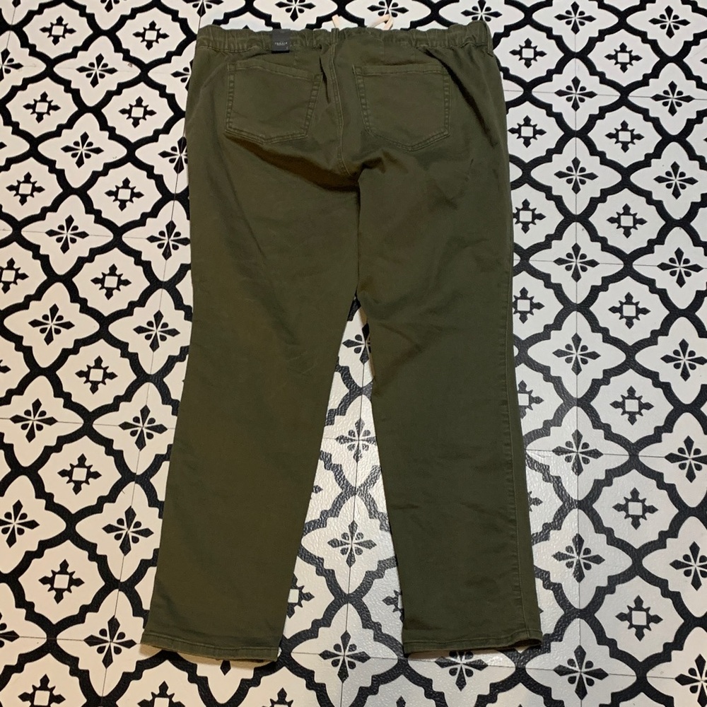 Torrid Weekend Boyfriend Straight Stretch Twill Green Trousers - Picture 4 of 6